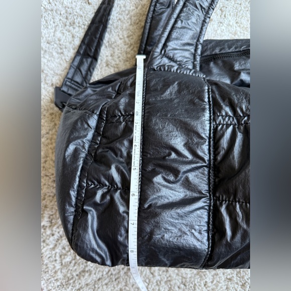 Nike Black Puff Gym Bag with Neon Reddish Orange Interior - Picture 15 of 16